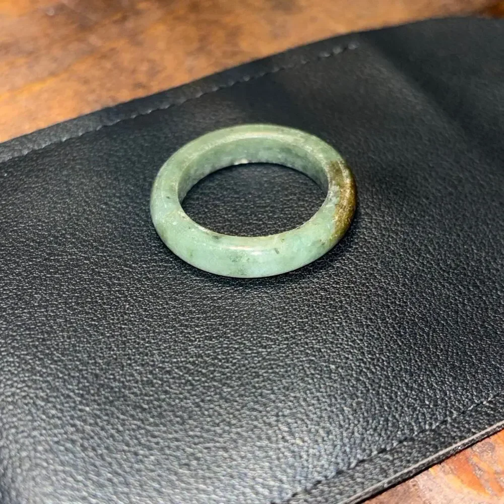 Unisex size 10 green ring